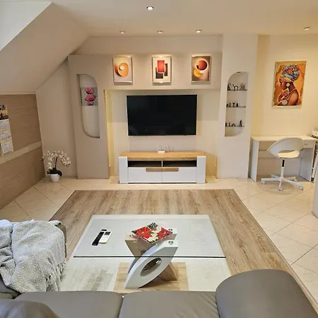 Opera - Classy - Center Of Town - 2 Bedroom * Warna