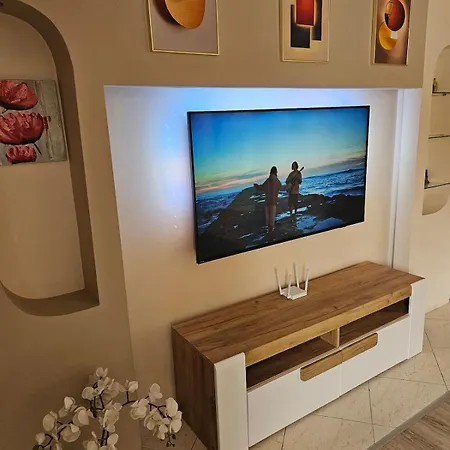 Opera - Classy - Center Of Town - 2 Bedroom Apartament
