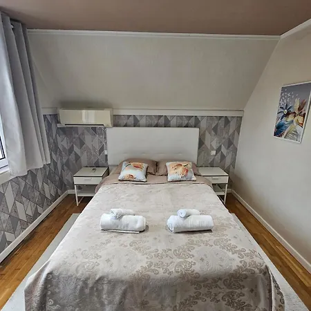 Apartment Opera - Classy - Center Of Town - 2 Bedroom