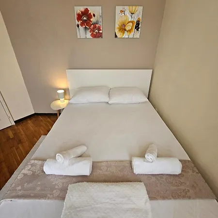 Opera - Classy - Center Of Town - 2 Bedroom Warna